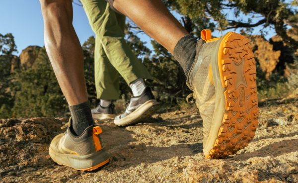 Men's 450 Dirt Hiking Shoe  |  Safari/Red Ochre